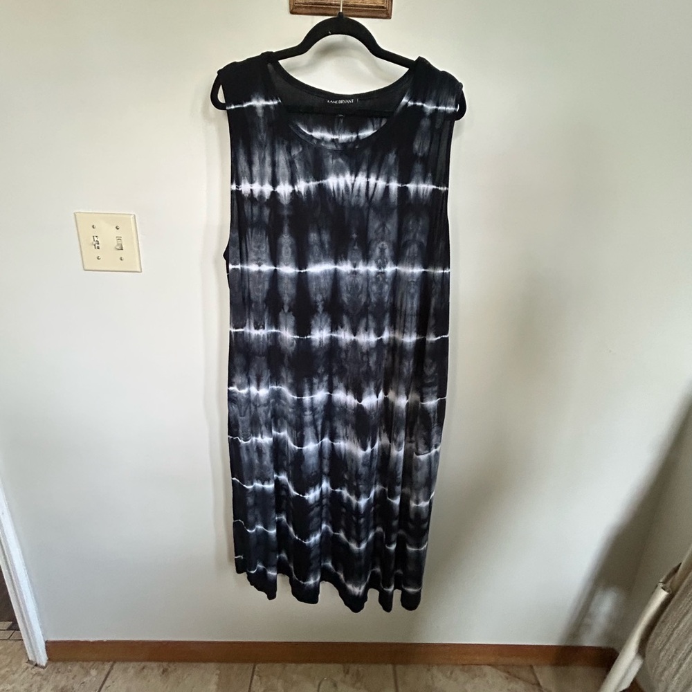 Lane Bryant Black and White Tie-Dye Sleeveless stretchy midi Dress 22/24